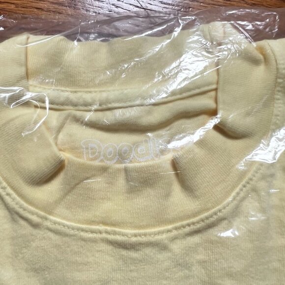 NEW Doodles x Burnt Toast Daisy Tee Shirt Official Merch In Pale Yellow S‍﻿﻿﻿﻿﻿﻿ - Picture 3 of 4